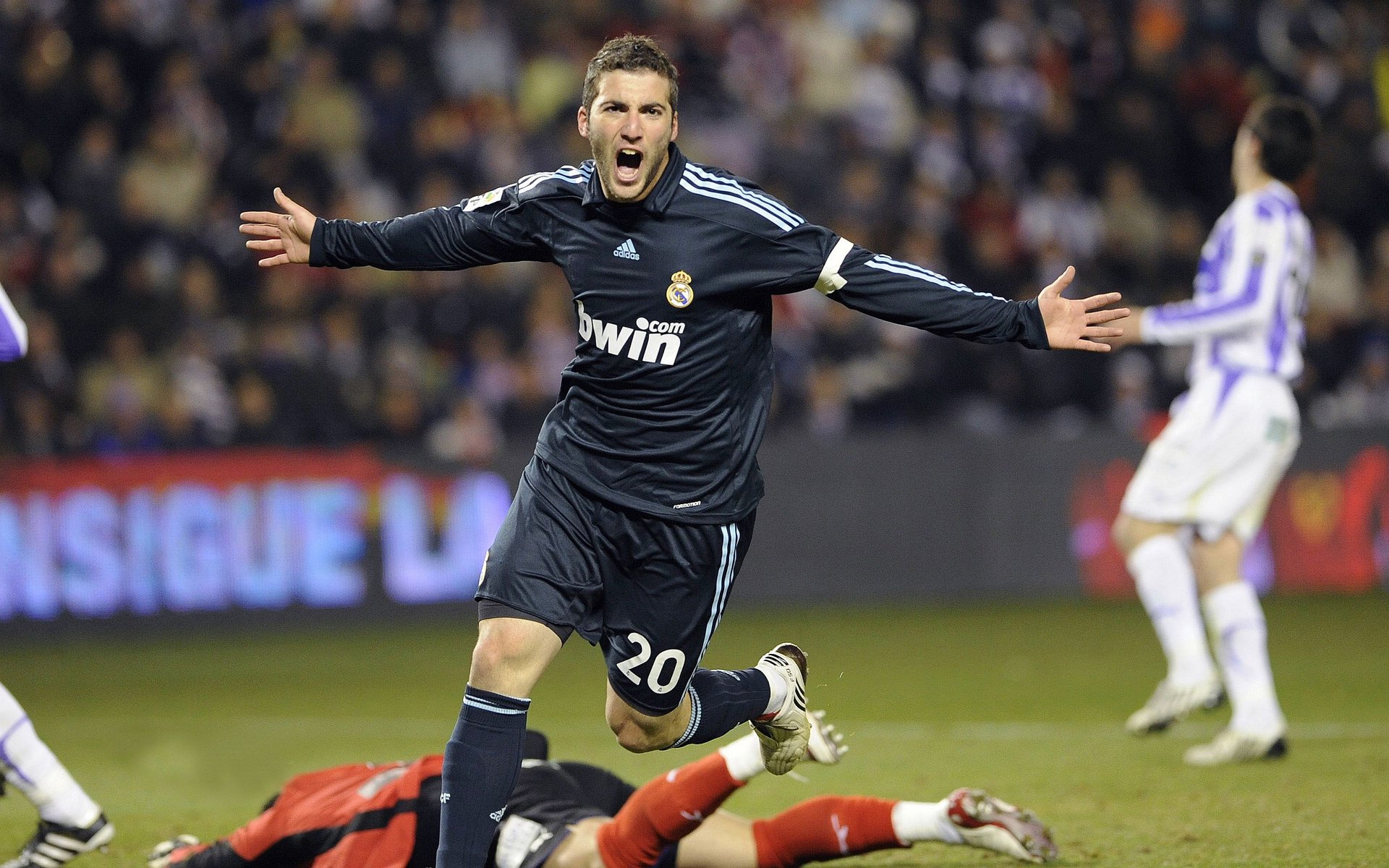 多特蒙德客场1-1战平科隆，遭遇平局，多特蒙德客场战绩